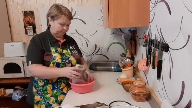 ГОТОВЛЮ ОБЕД.КУРИНЫЙ СУПЧИК,ЩУКА В ТОМАТЕ. смотреть онлайн