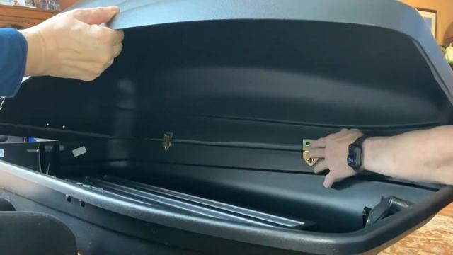 Assembly and Installation of Thule Sidekick Rooftop Cargo box смотреть онлайн