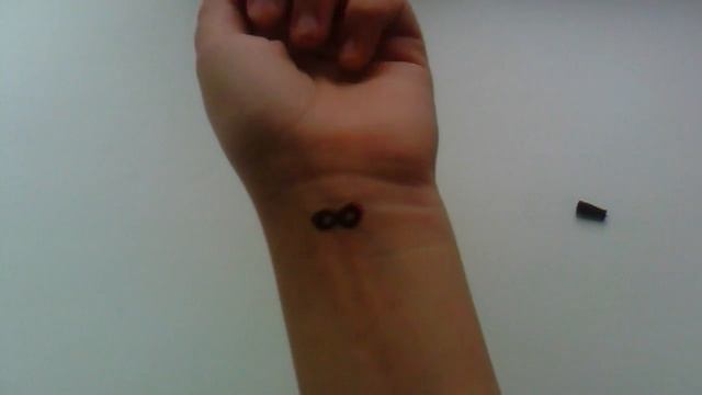 КАМЕРА ДАЛЬТОНИК?//РИСУЮ НА РУКАХ//КОНКУРС смотреть онлайн