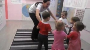 Мы сейчас пойдем на право ... раз, два, три...))) Танцуем вместе с нами!)))