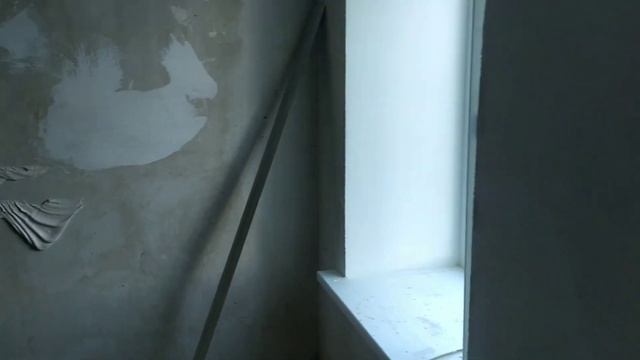 сделали потолок. шпаклюем стены и клеим падуги смотреть онлайн
