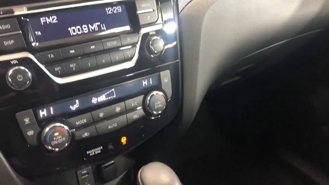 Ниссан Х-Трайл 2017 г. (Nissan X-trail) панель приборов, момент запуска двигателя. смотреть онлайн