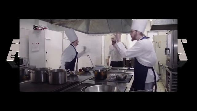 Типичный официант смотреть онлайн