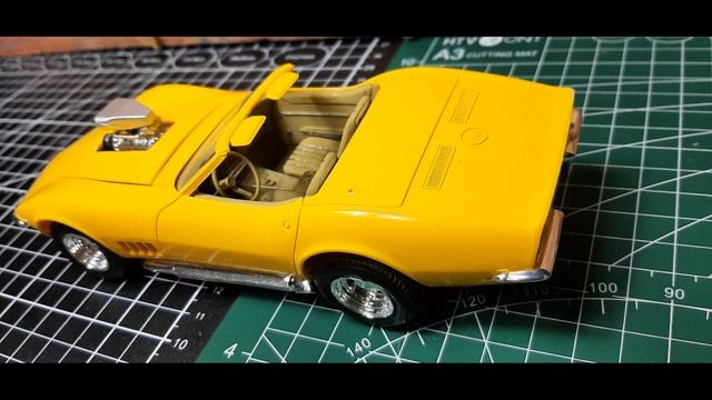 1/25 scale . plastic model kit . Chevrolet Corvette смотреть онлайн