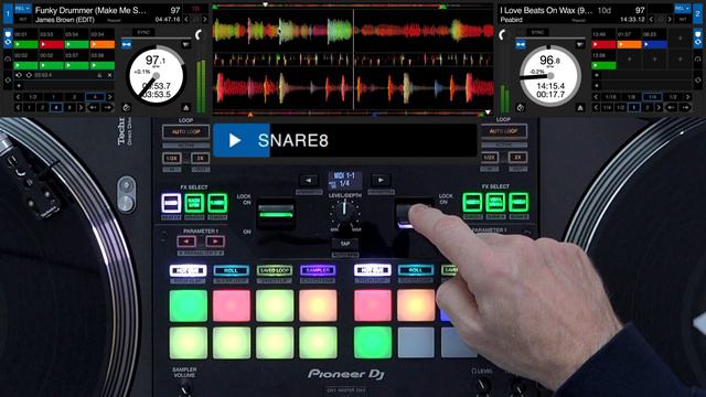 Pioneer DJ DJM-S7 Mixer - New Loop Midi Function! [Scratch Demo] смотреть онлайн