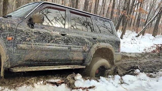 Сравниваем Nissan Patrol и УАЗ подготовленный к бездорожью. смотреть онлайн