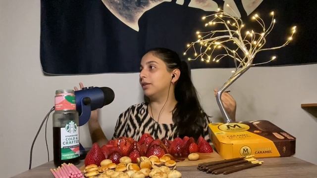 МУКБАНГ Сладости ? и Клубничка ?? Всем Привет!?