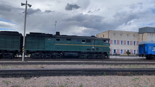 Diesel Locomotive 2 TE10V-4661 Conducts Maneuvers At The Rybachye Station.