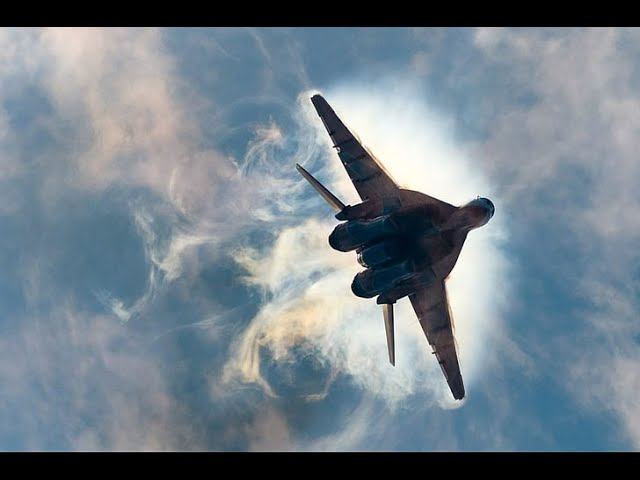 МиГ-29 наказывает F-16 и F-15 смотреть онлайн