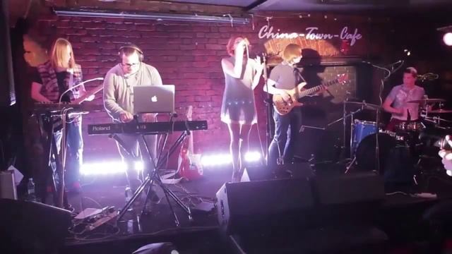 Сухие — Tomber (live in ChinaTownCafe) смотреть онлайн