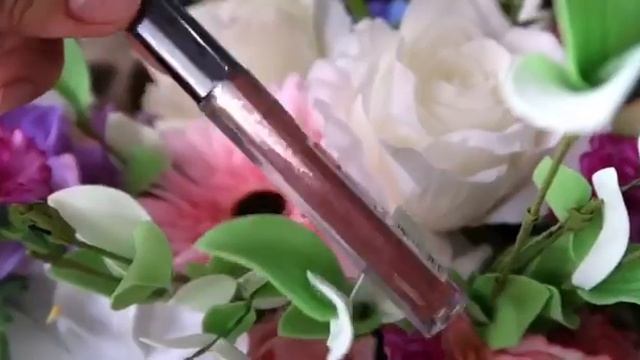 Обзор блесков для губ DELUXE SHINE смотреть онлайн