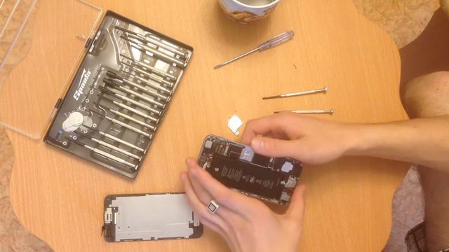 Почему не включается iPhone 6? (ios 10.1.5 beta) смотреть онлайн