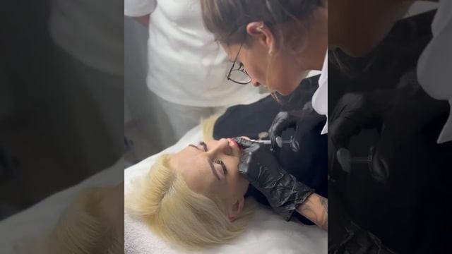 Как получить идеальную форму, объем губ и сохранить эффект надолго? смотреть онлайн