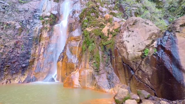 Beautiful Sounds Of A Tropical Waterfall In The Tropics / Красивые звуки тропиков / звуки водопада