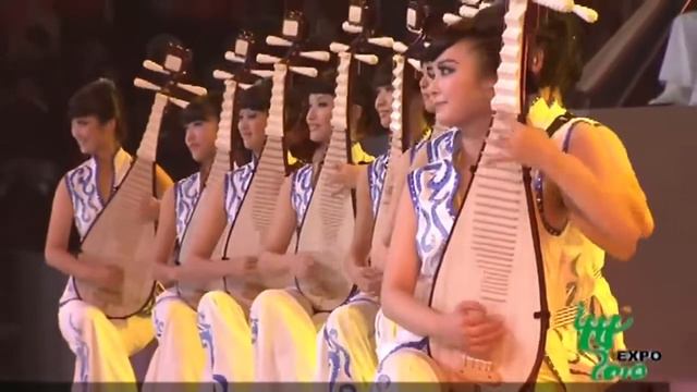 Китайский театр.Красивое представление на прозрачных стульях смотреть онлайн