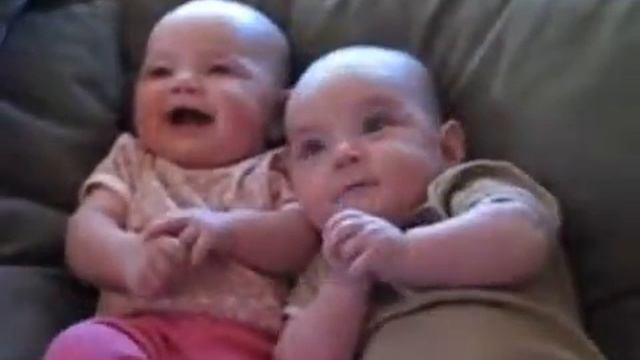 ЭТТИ ДЕТТИ.Малыши смеются))