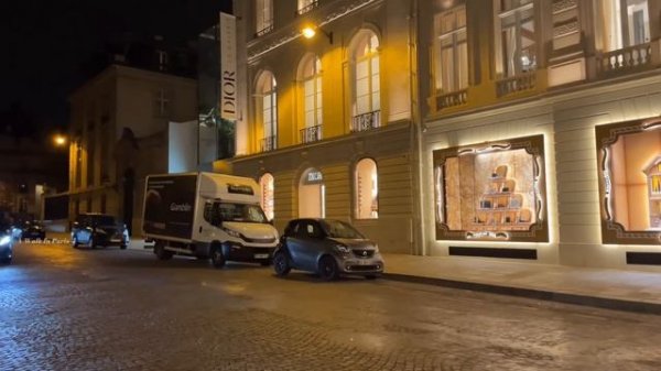 Paris, France?? - Christmas in Paris 2022 - Avenue Montaigne Christmas Lights 4K | A Walk In Paris