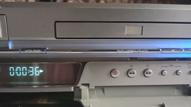 Видеомагнитофон JVC HR-XV3ER DVD/VHS 6Head Hi-Fi Stereo смотреть онлайн
