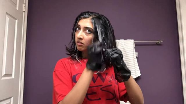 BLEACHING MY HAIR AT HOME | black to reddish brown смотреть онлайн