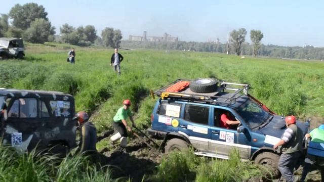 4х4 OFF Road мистраль и уаз в канаве Бегемот трофи 2014 смотреть онлайн