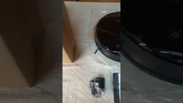 Обзор моего подарочка - робота-пылесоса, который мне достался за 1р???