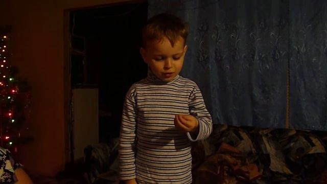 Трехлетний мальчик читает стишок ч.2 смотреть онлайн