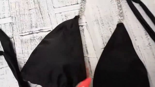 Черный купальник женский раздельный со стразами смотреть онлайн