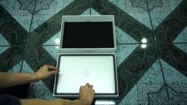 MacBook Air i5 1.8GHz with OSX10.8.1 Unboxing (062)
