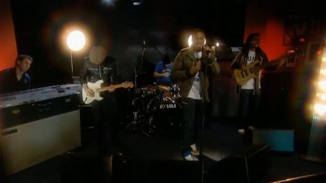 Taio Cruz - She's Like A Star (Live)