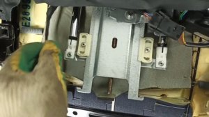 Как снять электроподголовник сидения BMW