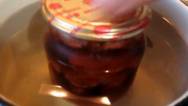 Клубника в собственном соку с сахаром смотреть онлайн