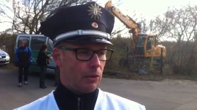 500-Kilo-Bombe muss in Berlin-Biesdorf entschärft werden смотреть онлайн