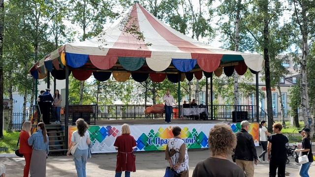 Дарите женщинам цветы