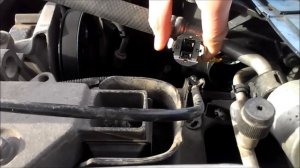 Замена лампы ближнего света Renault Symbol