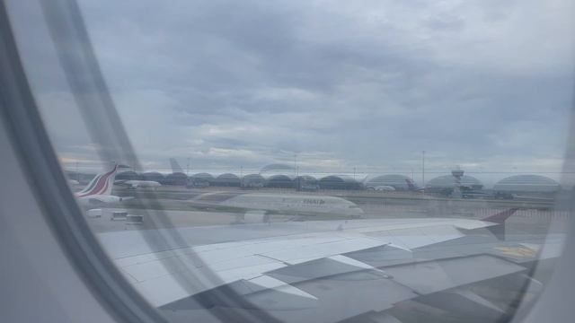 Flying the MOST 'Premium' Economy with Qatar Airways! смотреть онлайн