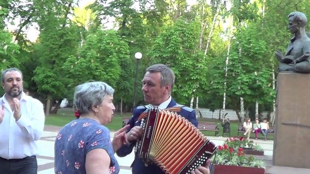 ТАК ГУЛЯЛИ ЧТО БАЯН ПОРВАЛИ!!! смотреть онлайн