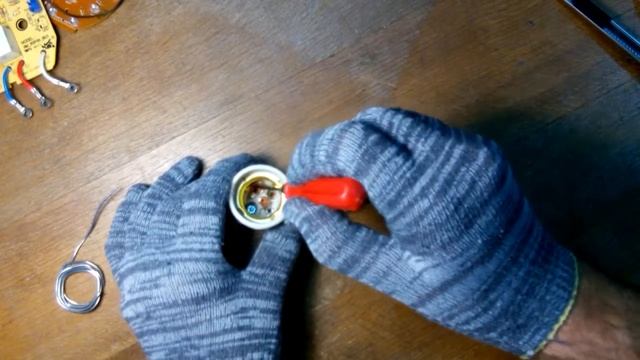 Отремонтируйте патрон е27 своими руками