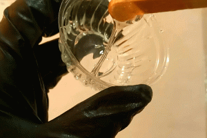 Как сделать загустевшую эпоксидную смолу снова жидкой?