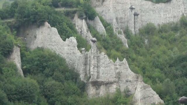Италия. Озеро Изео. Дзоне (Zone). Пирамиды смотреть онлайн