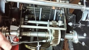 Снегоуборщик не едет назад, причина, регулируем самостоятельно.