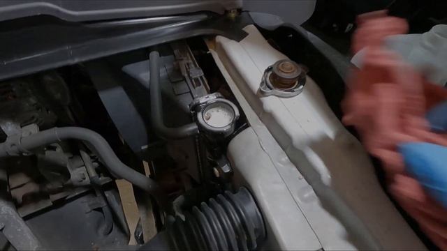 Thermostat Replacement and Coolant Flushes! - 1996 Mitsubishi Minicab - EP08 смотреть онлайн