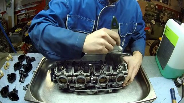 Разборка и чистка карбюраторов Honda CB 600 Hornet смотреть онлайн