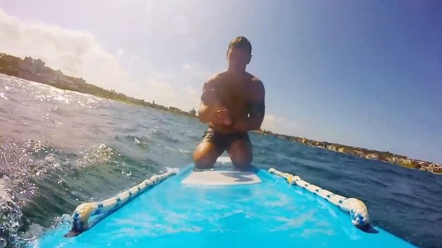 Lifeguard Surfs Into A Swarm Of Jellyfish THAT STING смотреть онлайн