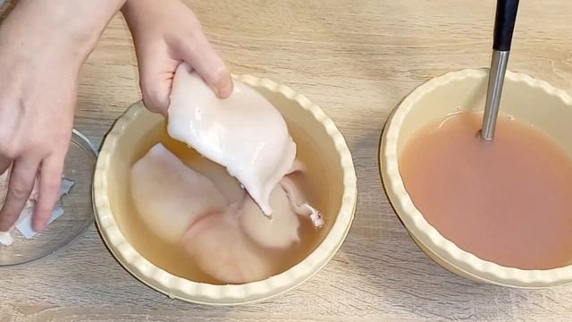 Очень вкусный салат с кальмарами и жаренными шампиньонами. смотреть онлайн