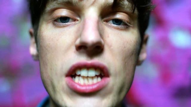 Lucas Bernard - The King Is Dead (Official Video) смотреть онлайн