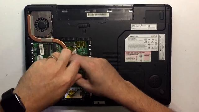 Разборка и чистка MSI ER710 MS-171B смотреть онлайн
