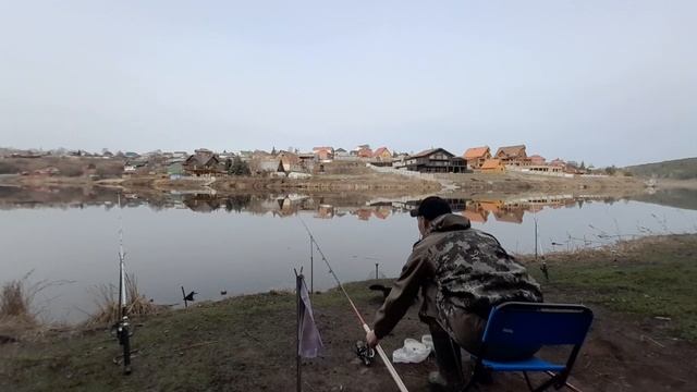 РЫБАЛКА НА ДОНКИ. Дикий клёв карася и подлещика. смотреть онлайн