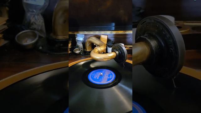 Clarinet Marmalade - (Bix cornet) Frankie Trumbauer & his Orch Vocalion Records #4412 (1927) 1938 смотреть онлайн