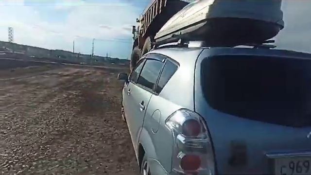 БелАЗ огромное авто, карьерный самосвал возит уголь и прочее смотреть онлайн