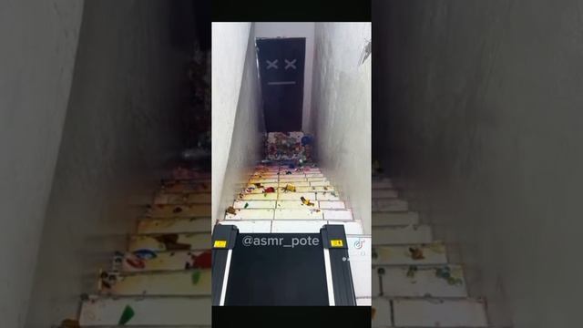 бутылки по лестнице бью смотреть онлайн